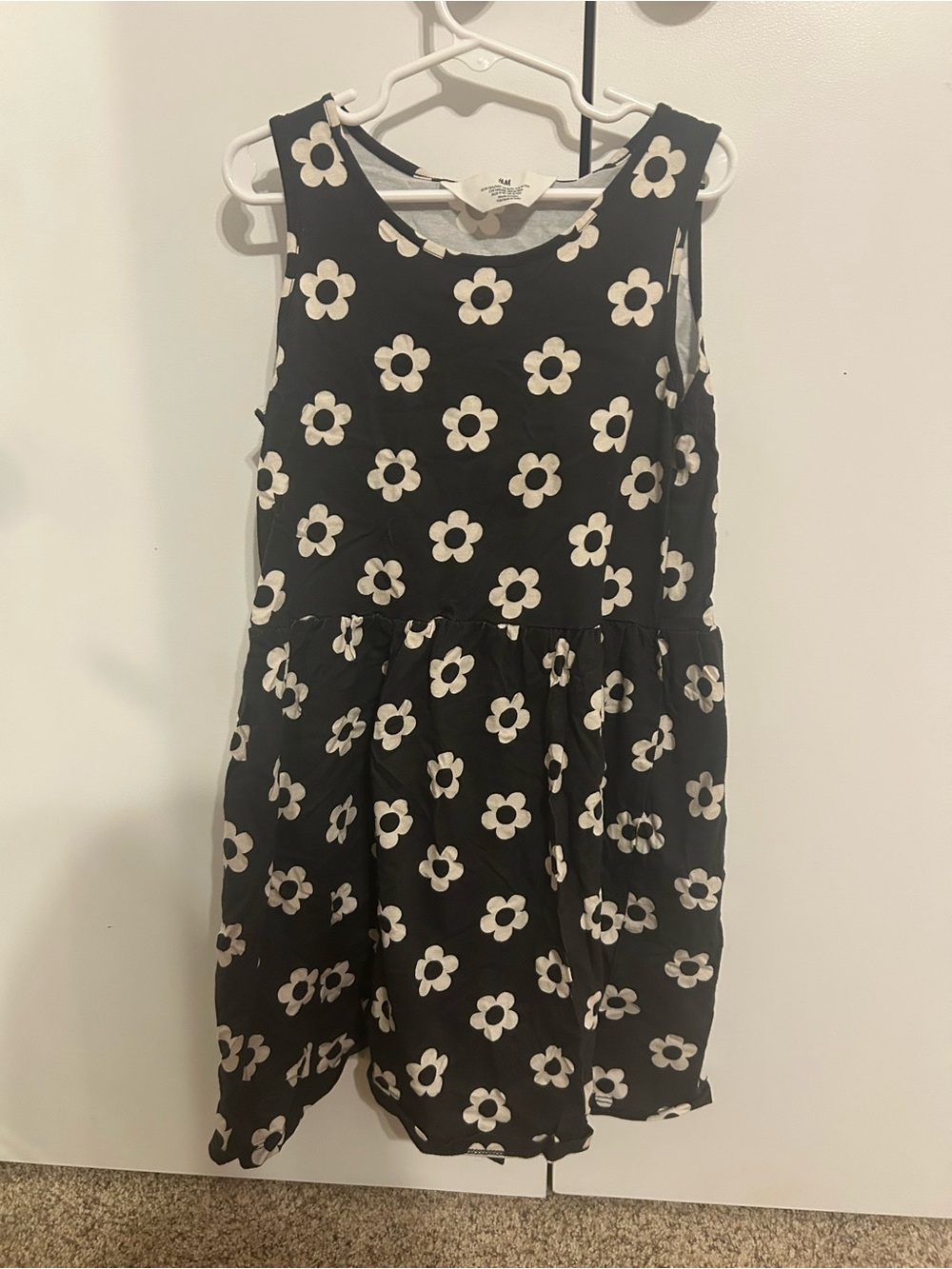 Girls black and white daisy flower dress H&M size 8/10 like new summer andspring